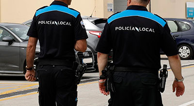 Policia vigilando incumplimiento de las órdenes en el estado de alarma en Galicia