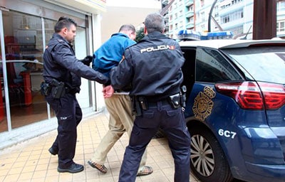 Detención por incumplimiento de las órdenes en el estado de alarma en Gijón